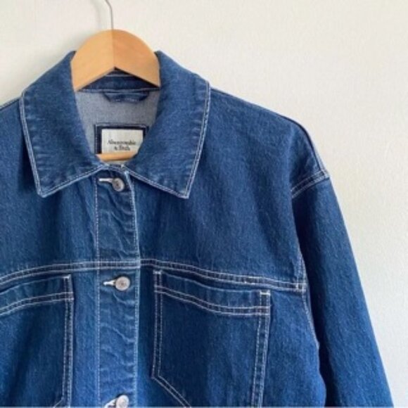 Abercrombie & Fitch Cropped Denim Jacket in Dark Wash - Picture 5 of 8